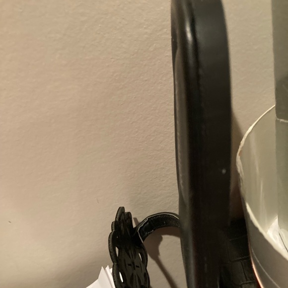 Black thong sandals - Picture 3 of 3